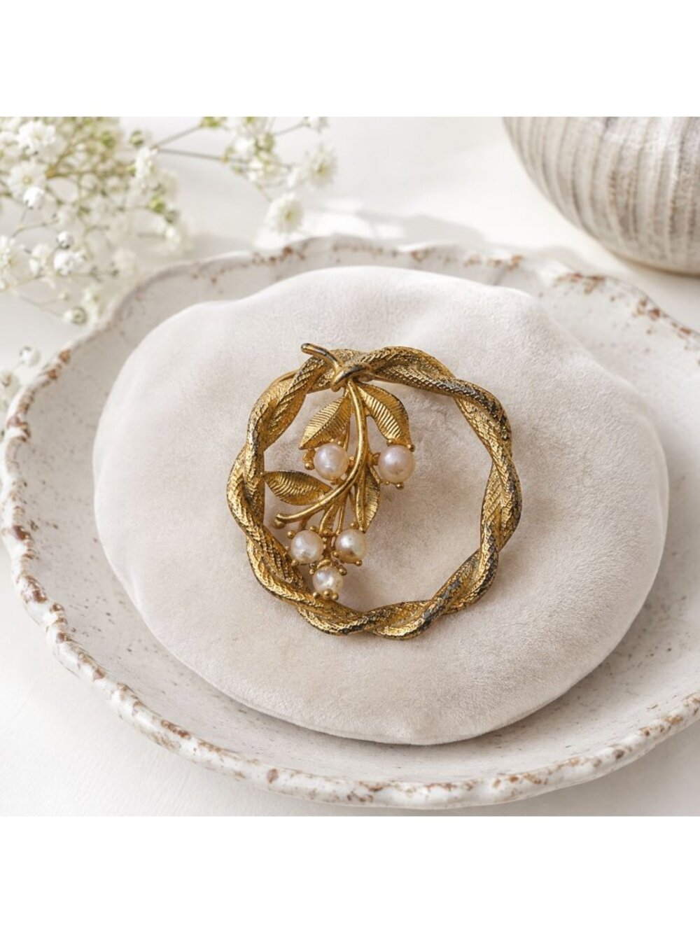 Vintage Gold Tone Wreath Brooch Faux Pearl Berries Leaf Branch Pin Estate Jewelr